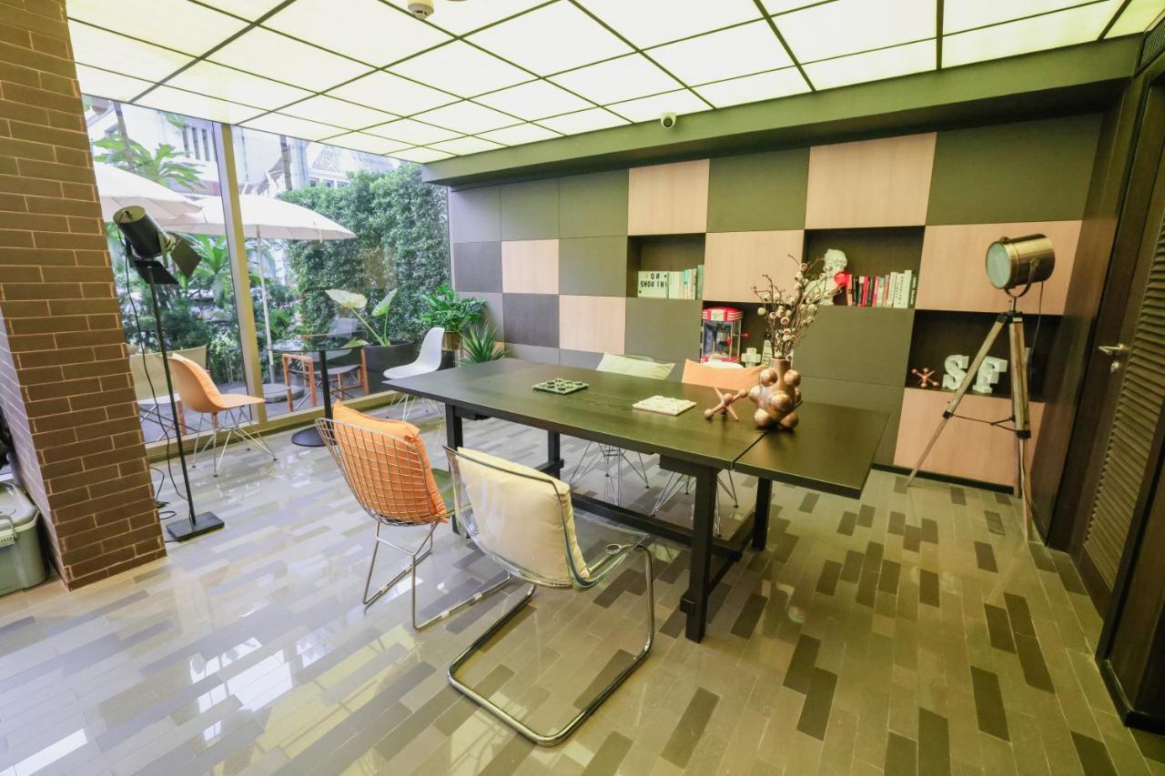 Seekers Finders Rama IV Hotel Surestay Collection By BW Bangkok Exterior photo