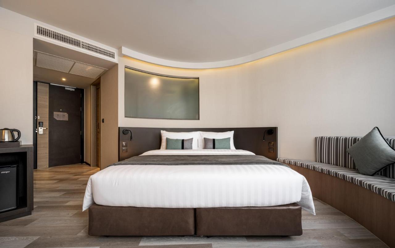 Seekers Finders Rama IV Hotel Surestay Collection By BW Bangkok Exterior photo