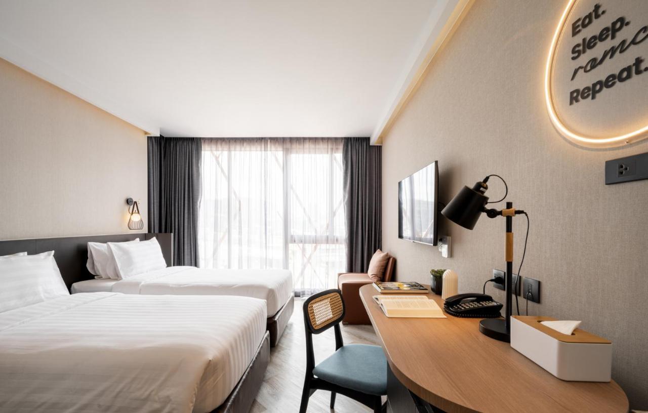 Seekers Finders Rama IV Hotel Surestay Collection By BW Bangkok Exterior photo