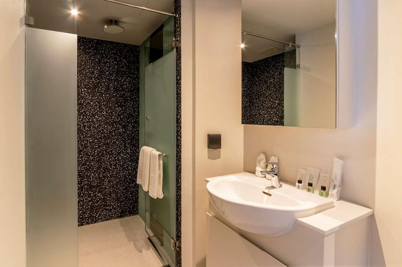 Seekers Finders Rama IV Hotel Surestay Collection By BW Bangkok Exterior photo