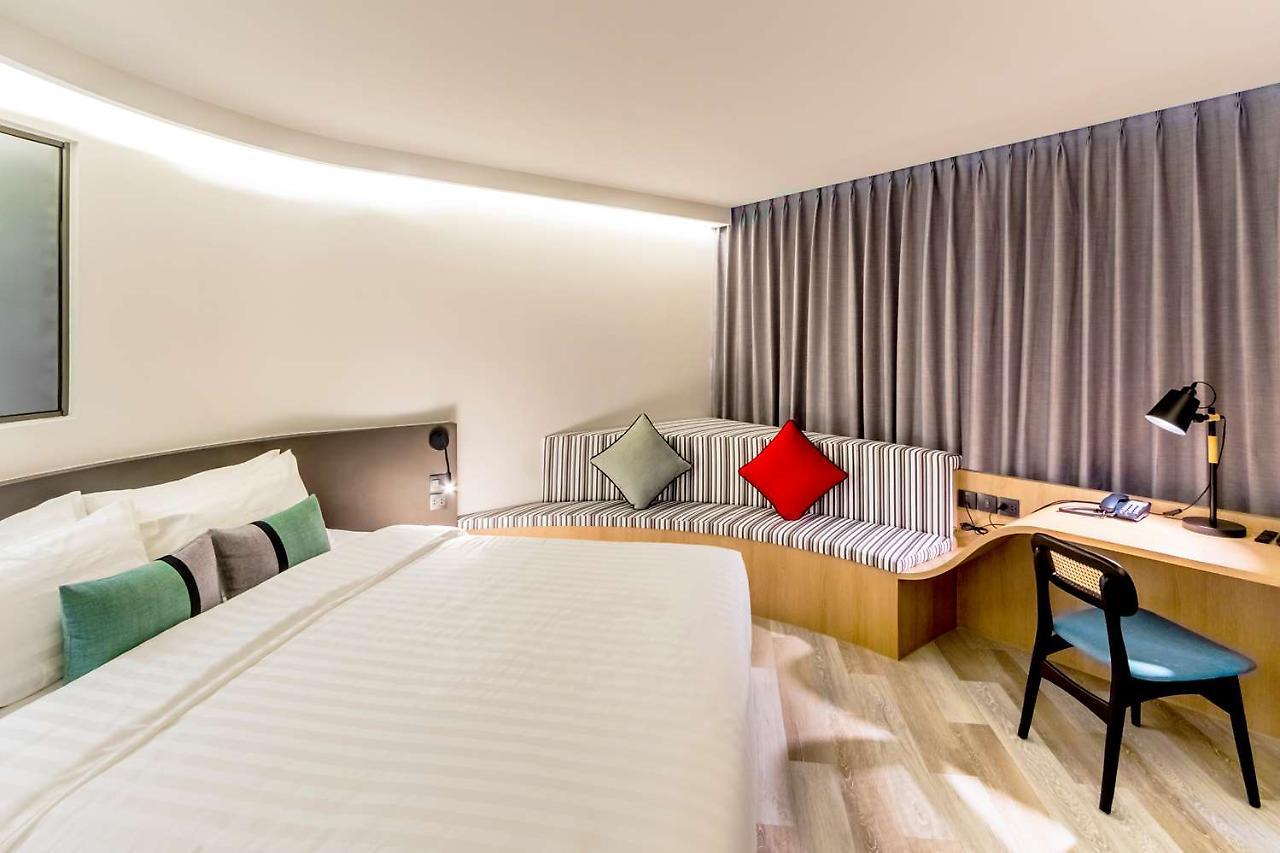Seekers Finders Rama IV Hotel Surestay Collection By BW Bangkok Exterior photo