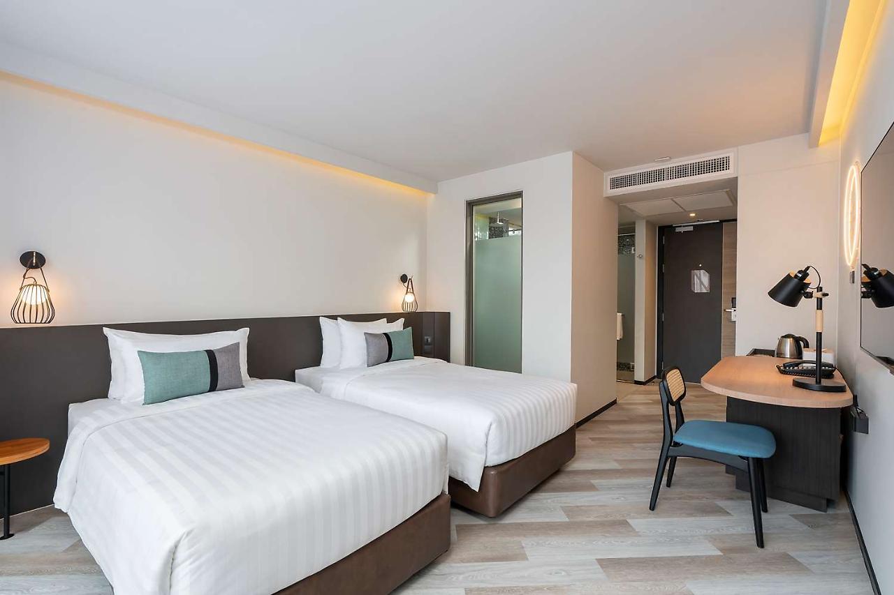 Seekers Finders Rama IV Hotel Surestay Collection By BW Bangkok Exterior photo